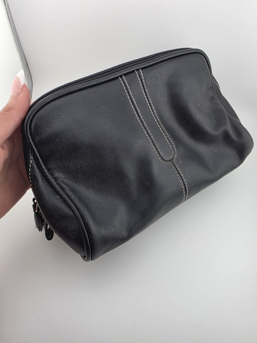 OSCAR by Oscar de la Renta Black Toiletry Bag Pouch